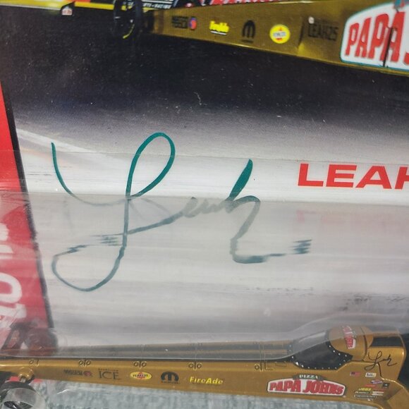 1/64 Auto World Leah Pritchett 2017‎ Papa Johns Top Fuel Dragster - Picture 4 of 10